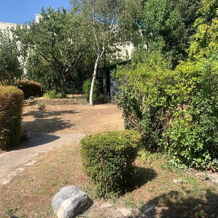 Villa au calme dans un écrin de verdure Aytré Exterior foto