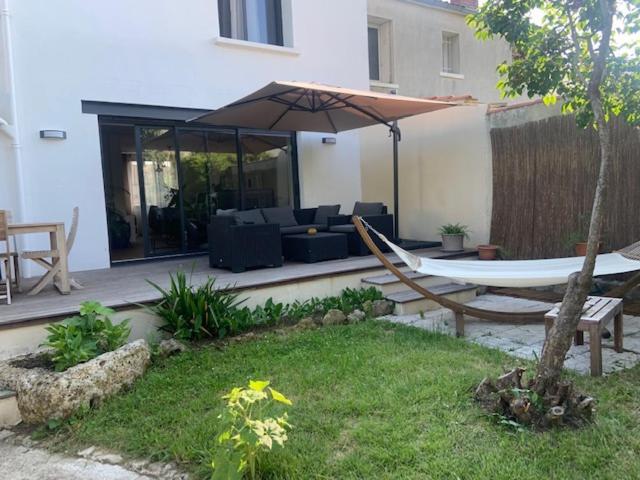 Villa au calme dans un écrin de verdure Aytré Exterior foto