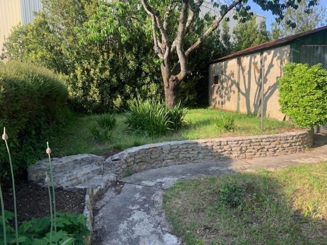 Villa au calme dans un écrin de verdure Aytré Exterior foto